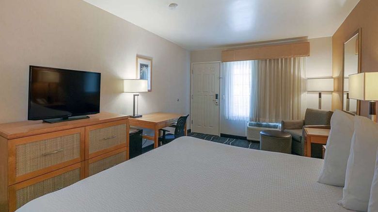 <b>Ramada Costa Mesa/Newport Beach Room</b>. Images powered by <a href="https://iceportal.shijigroup.com/" title="IcePortal" target="_blank">IcePortal</a>.