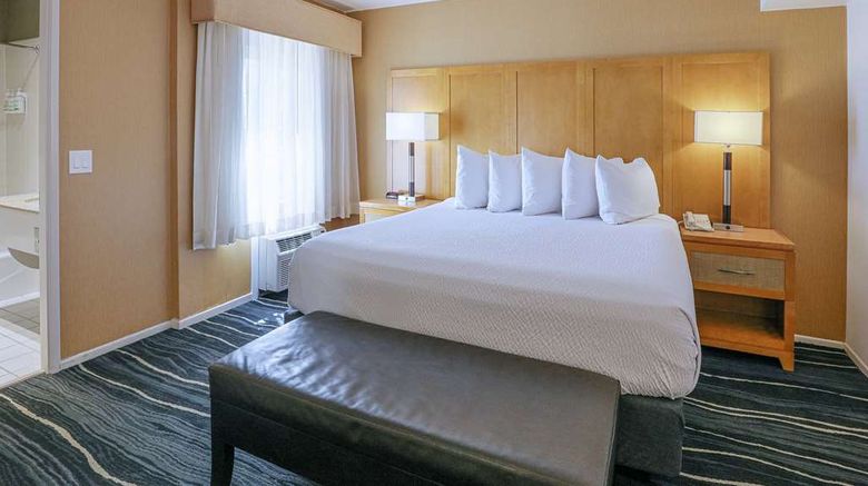 <b>Ramada Costa Mesa/Newport Beach Room</b>. Images powered by <a href="https://iceportal.shijigroup.com/" title="IcePortal" target="_blank">IcePortal</a>.