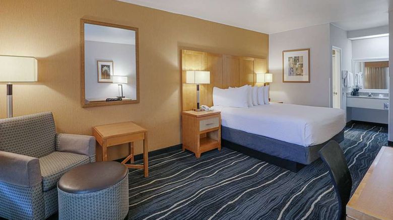 <b>Ramada Costa Mesa/Newport Beach Room</b>. Images powered by <a href="https://iceportal.shijigroup.com/" title="IcePortal" target="_blank">IcePortal</a>.