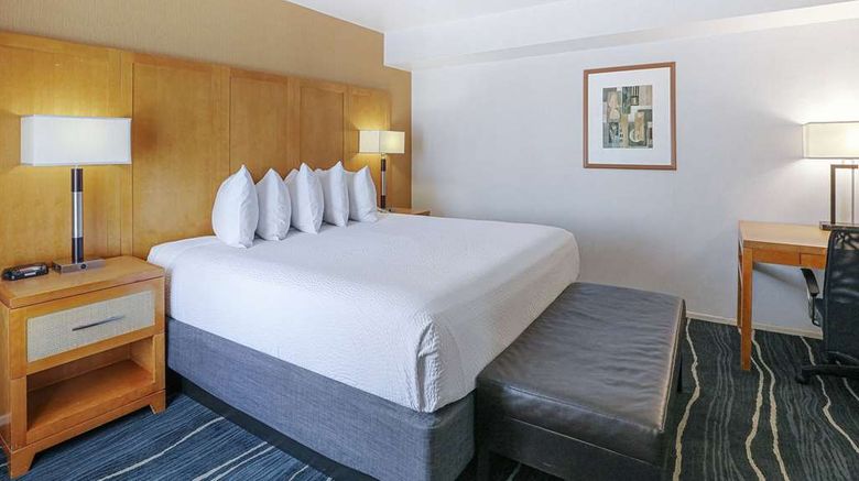 <b>Ramada Costa Mesa/Newport Beach Room</b>. Images powered by <a href="https://iceportal.shijigroup.com/" title="IcePortal" target="_blank">IcePortal</a>.