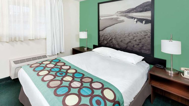 Super 8 Stevensville Suite