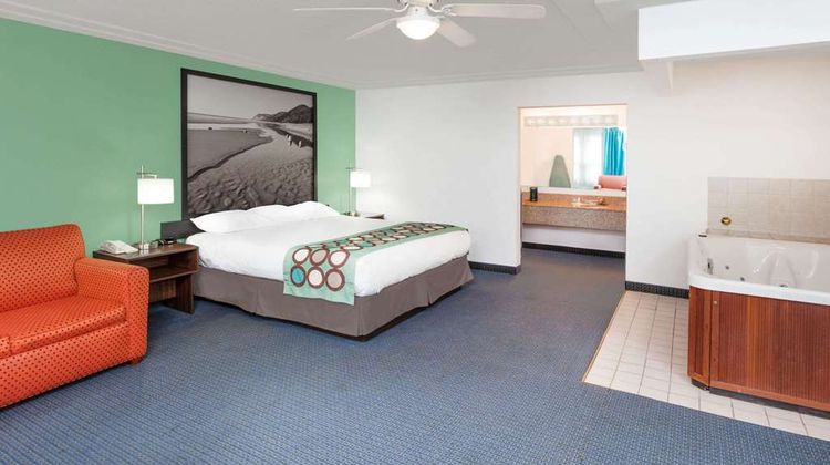 Super 8 Stevensville Suite