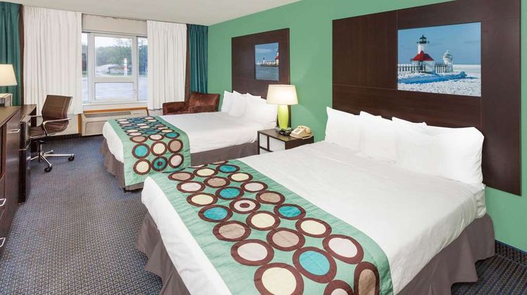 Super 8 Stevensville Room