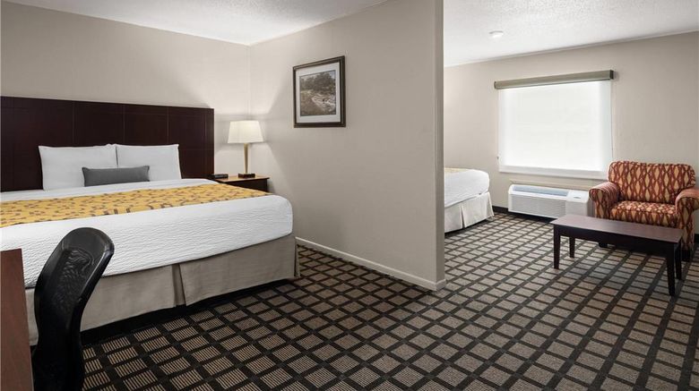 <b>Baymont Inn & Suites Jefferson City Suite</b>. Images powered by <a href="https://iceportal.shijigroup.com/" title="IcePortal" target="_blank">IcePortal</a>.