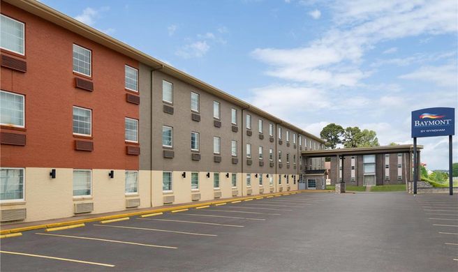 Baymont Inn & Suites Jefferson City Exterior