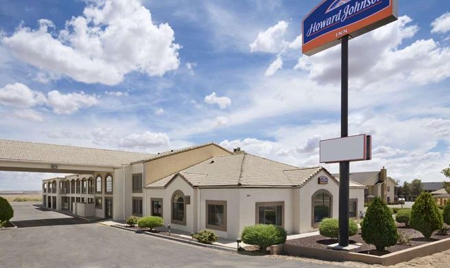 Howard Johnson Holbrook Exterior