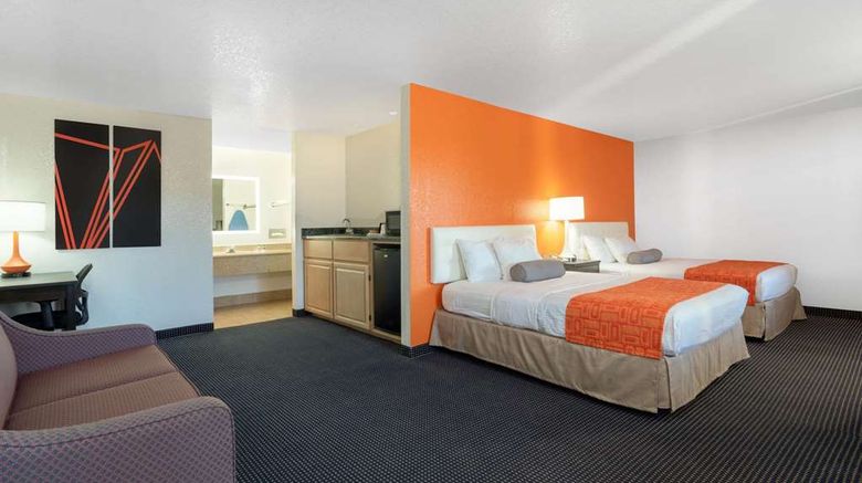 <b>Howard Johnson Holbrook Suite</b>. Images powered by <a href="https://iceportal.shijigroup.com/" title="IcePortal" target="_blank">IcePortal</a>.