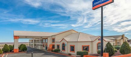 Howard Johnson Holbrook Exterior