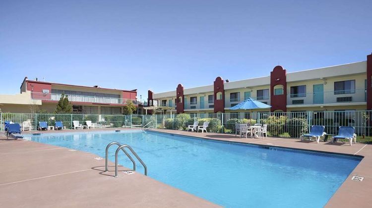 Days Inn Santa Fe Pool