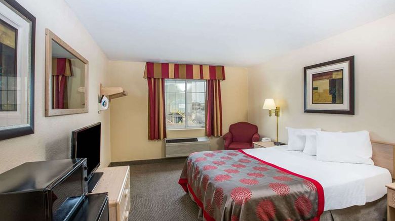 <b>Ramada Sioux Falls Room</b>. Images powered by <a href="https://iceportal.shijigroup.com/" title="IcePortal" target="_blank">IcePortal</a>.