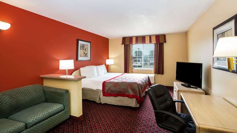 <b>Ramada Sioux Falls Suite</b>. Images powered by <a href="https://iceportal.shijigroup.com/" title="IcePortal" target="_blank">IcePortal</a>.