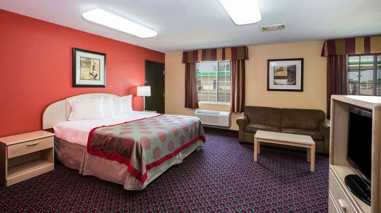 Ramada Sioux Falls Suite
