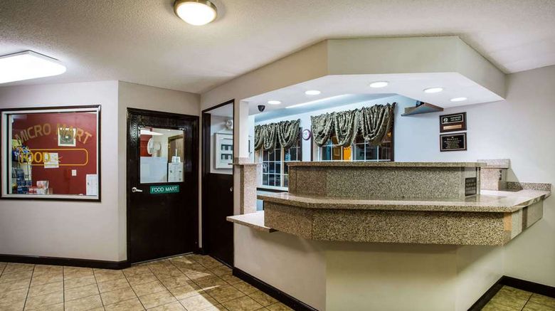 <b>Ramada Sioux Falls Lobby</b>. Images powered by <a href="https://iceportal.shijigroup.com/" title="IcePortal" target="_blank">IcePortal</a>.