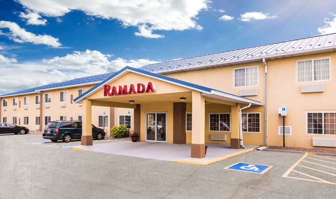 Ramada Sioux Falls Exterior