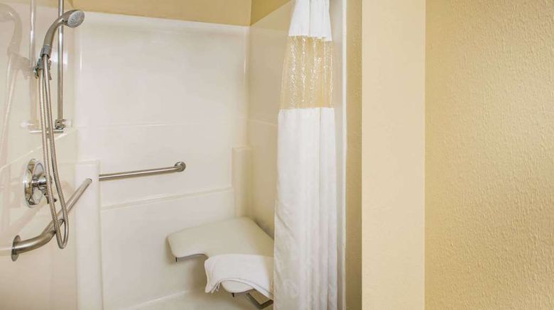 <b>Ramada Sioux Falls Room</b>. Images powered by <a href="https://iceportal.shijigroup.com/" title="IcePortal" target="_blank">IcePortal</a>.