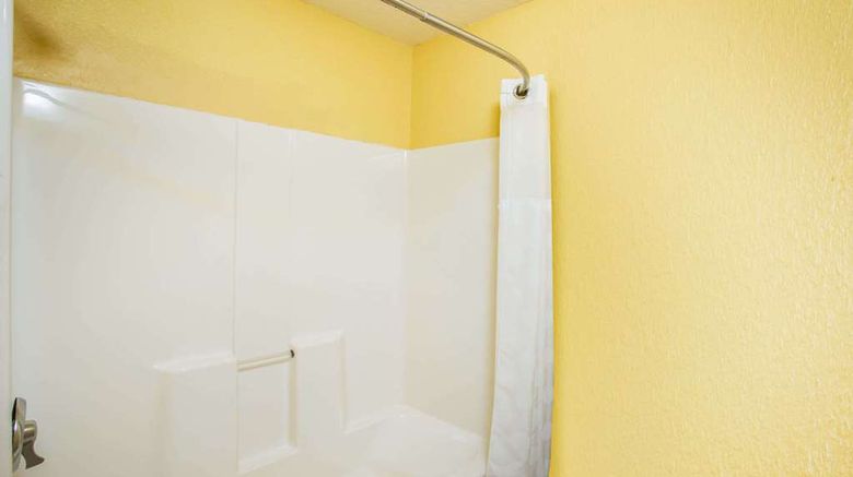 <b>Ramada Sioux Falls Room</b>. Images powered by <a href="https://iceportal.shijigroup.com/" title="IcePortal" target="_blank">IcePortal</a>.