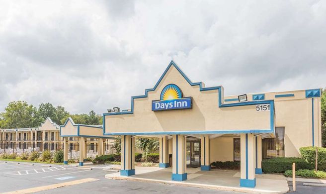 Days Inn Camp Springs Exterior