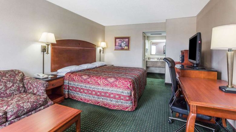 <b>Days Inn Camp Springs Room</b>. Images powered by <a href="https://iceportal.shijigroup.com/" title="IcePortal" target="_blank">IcePortal</a>.