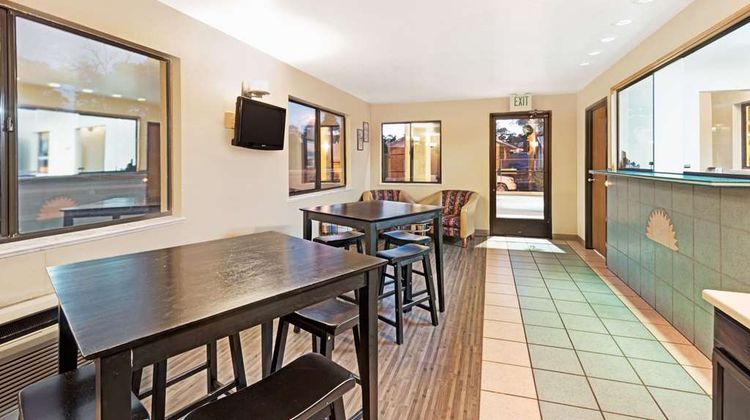 Days Inn Espanola Lobby