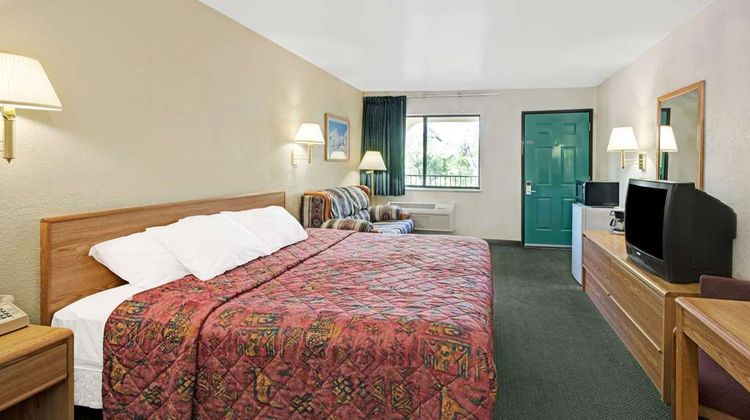 Days Inn Espanola Room
