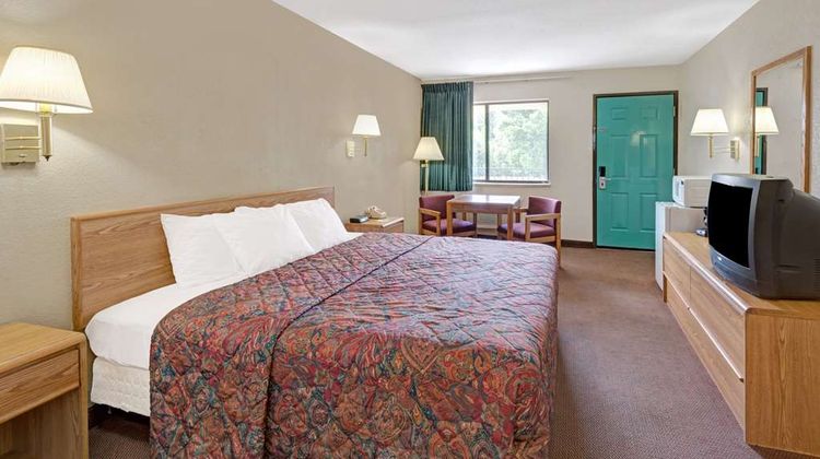 Days Inn Espanola Room