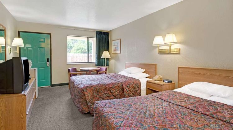 Days Inn Espanola Room