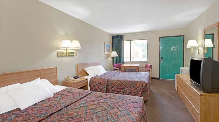 Days Inn Espanola Room