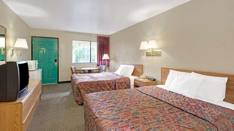 Days Inn Espanola Room