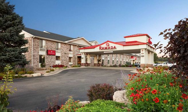 Ramada Wisconsin Dells Exterior