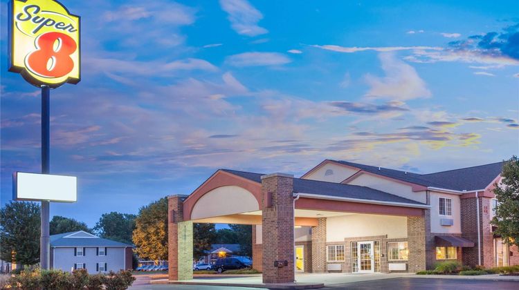 Super 8 Carthage Exterior