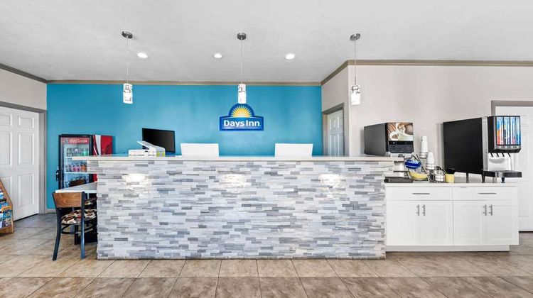 Days Inn Gainesville Lobby