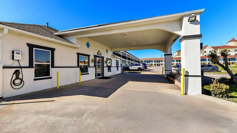 <b>Days Inn Gainesville Exterior</b>. Images powered by <a href="https://iceportal.shijigroup.com/" title="IcePortal" target="_blank">IcePortal</a>.