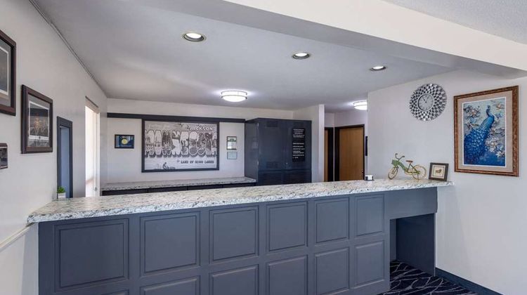 Super 8 Jackson Lobby
