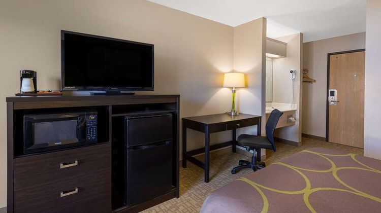 Super 8 Jackson Room
