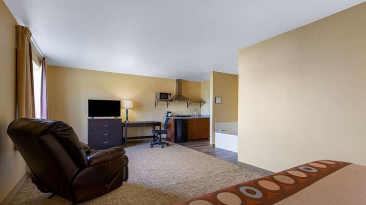 Super 8 Jackson Suite