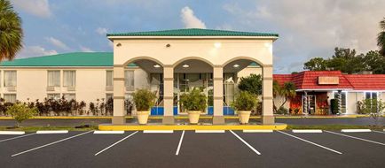 Days Inn by Wyndham Fort Pierce Midtown Exterior