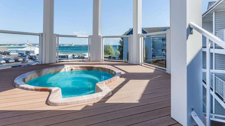 <b>Ramada Mackinaw City Waterfront Pool</b>. Images powered by <a href="https://iceportal.shijigroup.com/" title="IcePortal" target="_blank">IcePortal</a>.