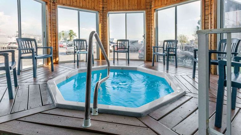 <b>Ramada Mackinaw City Waterfront Pool</b>. Images powered by <a href="https://iceportal.shijigroup.com/" title="IcePortal" target="_blank">IcePortal</a>.