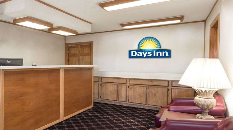 Days Inn Plymouth Lobby