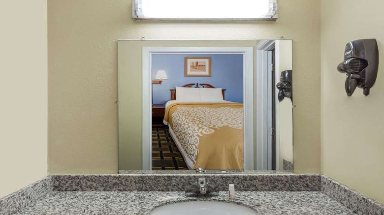 <b>Days Inn Plymouth Room</b>. Images powered by <a href="https://iceportal.shijigroup.com/" title="IcePortal" target="_blank">IcePortal</a>.