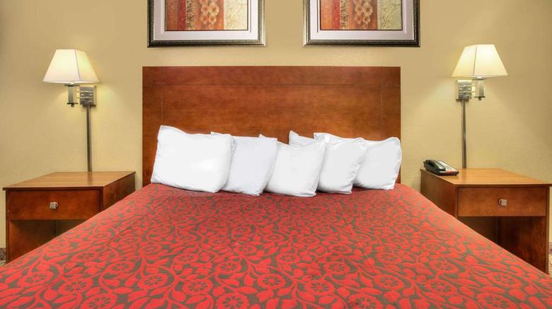 <b>Days Inn Gulfport Room</b>. Images powered by <a href="https://iceportal.shijigroup.com/" title="IcePortal" target="_blank">IcePortal</a>.