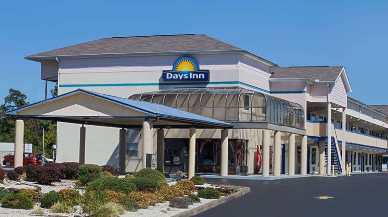 <b>Days Inn Greeneville Exterior</b>. Images powered by <a href="https://iceportal.shijigroup.com/" title="IcePortal" target="_blank">IcePortal</a>.