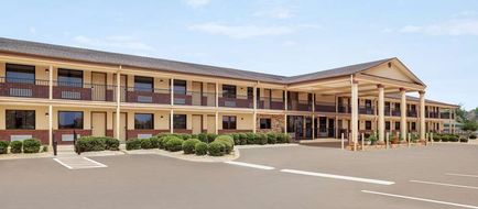Days Inn Paris Exterior