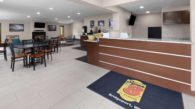 Super 8 Bridgeport/Clarksburg Area Lobby