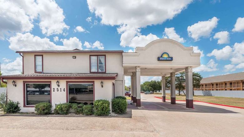 <b>Days Inn Bryan College Station Exterior</b>. Images powered by <a href="https://iceportal.shijigroup.com/" title="IcePortal" target="_blank">IcePortal</a>.