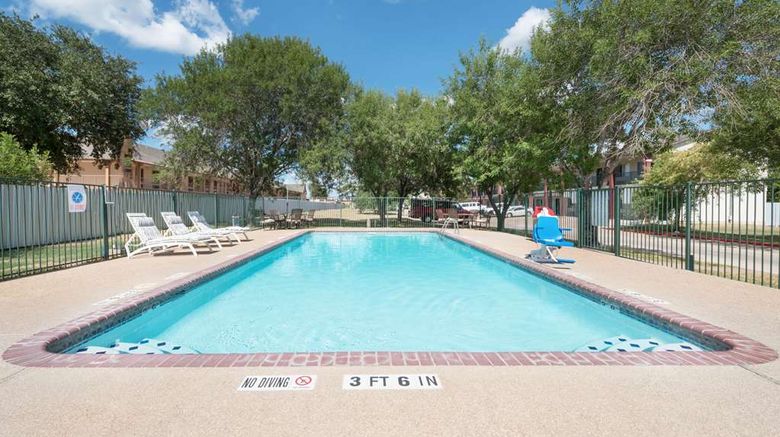 <b>Days Inn Bryan College Station Pool</b>. Images powered by <a href="https://iceportal.shijigroup.com/" title="IcePortal" target="_blank">IcePortal</a>.