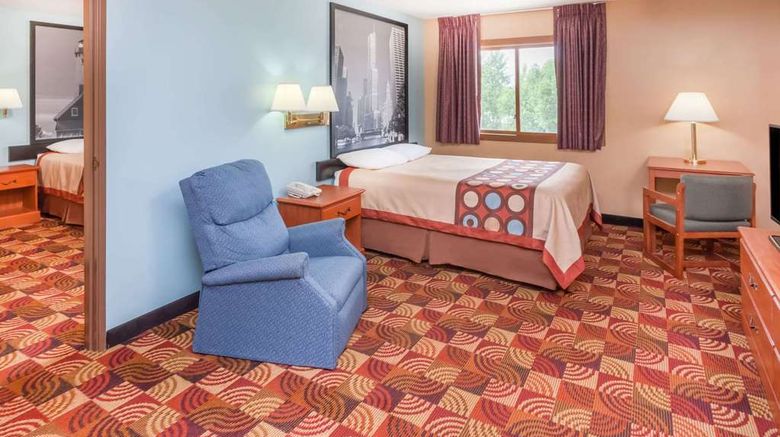 <b>Super 8 Shipshewana Suite</b>. Images powered by <a href="https://iceportal.shijigroup.com/" title="IcePortal" target="_blank">IcePortal</a>.