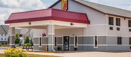 Super 8 Shipshewana Exterior