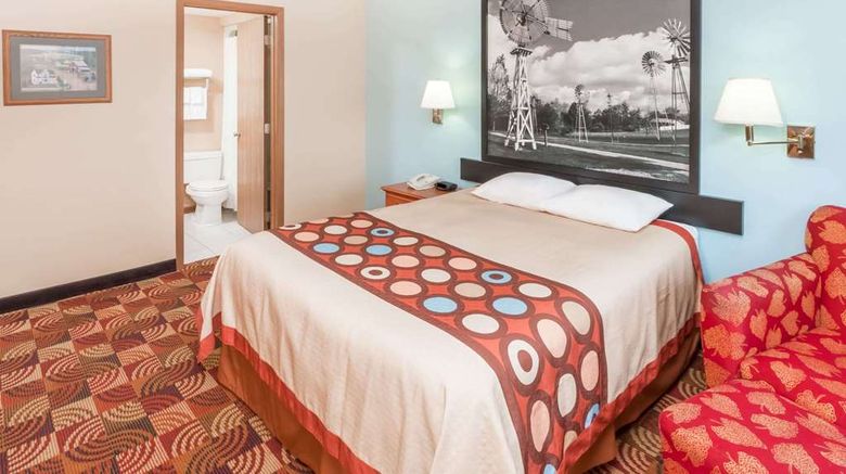 <b>Super 8 Shipshewana Room</b>. Images powered by <a href="https://iceportal.shijigroup.com/" title="IcePortal" target="_blank">IcePortal</a>.
