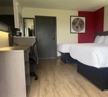 Ramada Harrisonburg Room